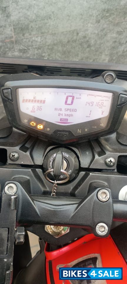 Black TVS Apache RTR 160 4V Special Edition