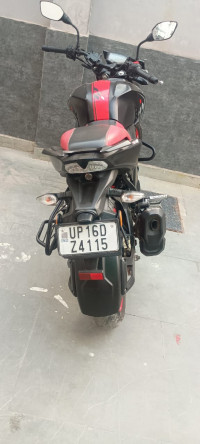 Black TVS Apache RTR 160 4V Special Edition