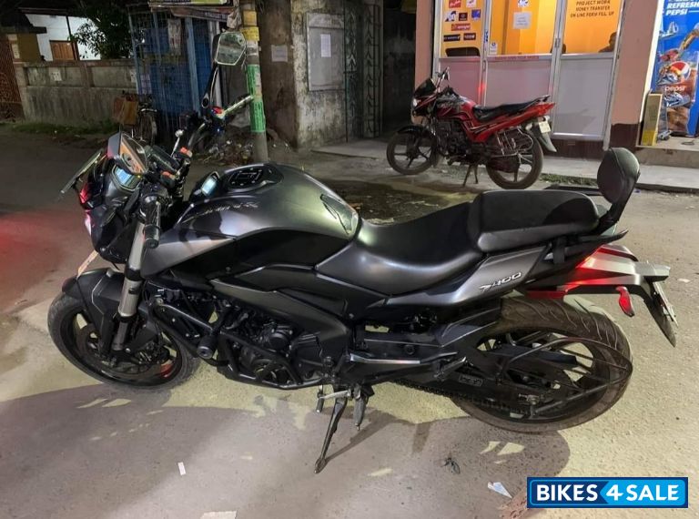 Black Bajaj Dominar 400 ABS BS6
