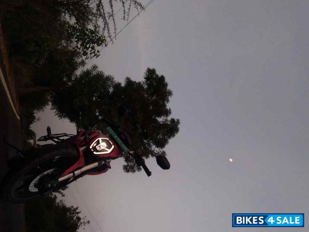 Cosmic Red Revolt RV 400 Cosmic Red Revolt RV 400