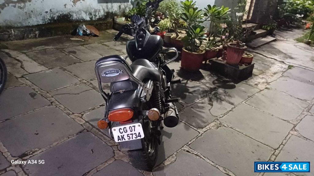 Bajaj Avenger 220 DTS-i