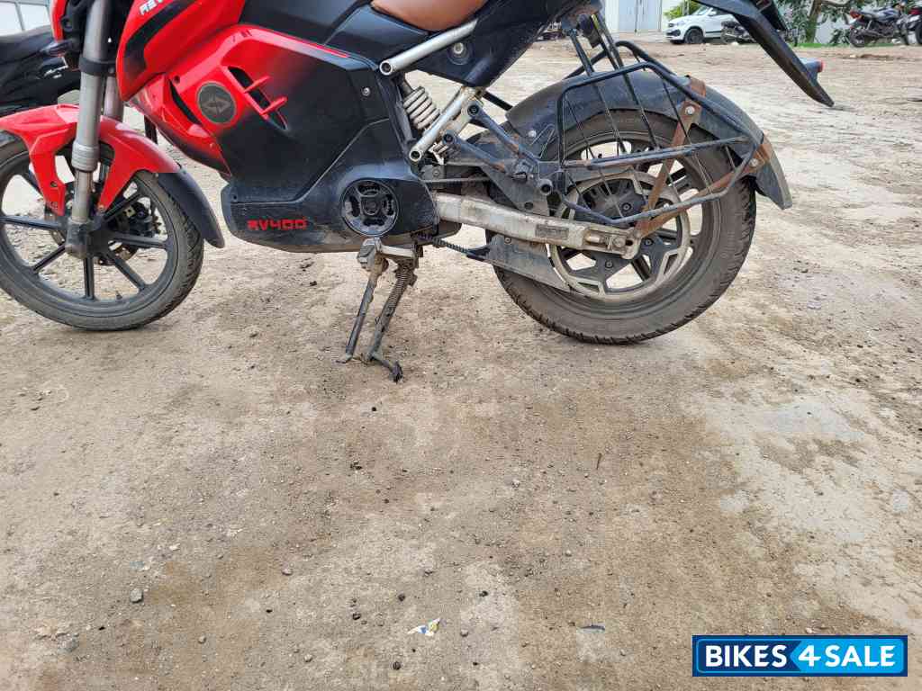 Revolt RV400 Eclipse Red Revolt RV400 Eclipse Red