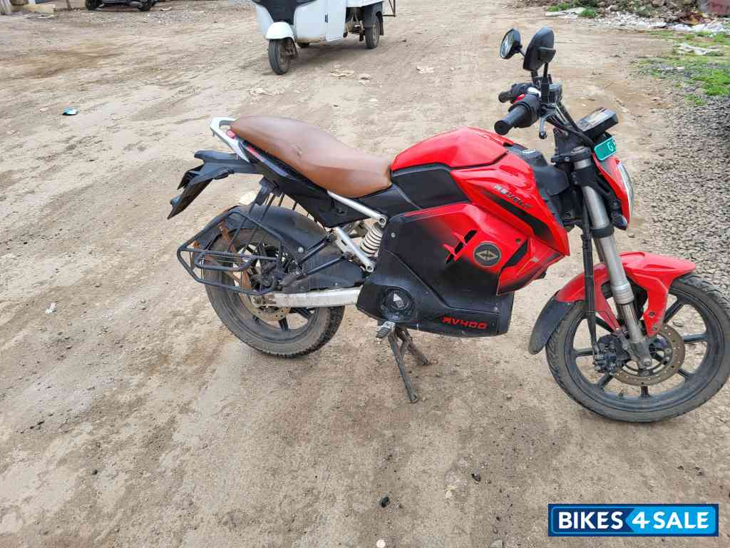 Revolt RV400 Eclipse Red Revolt RV400 Eclipse Red