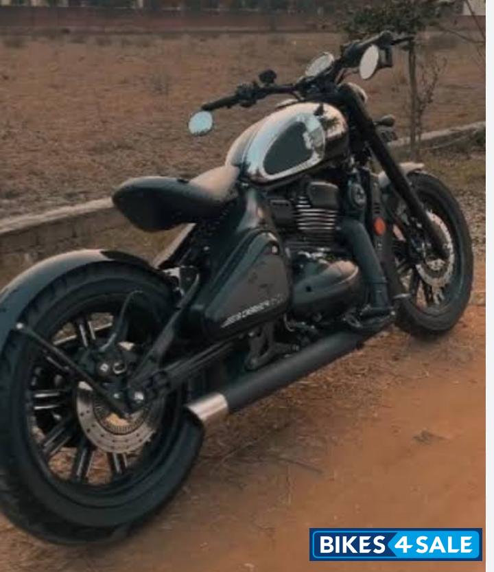 Black Mirror Jawa 42 Bobber Black Mirror