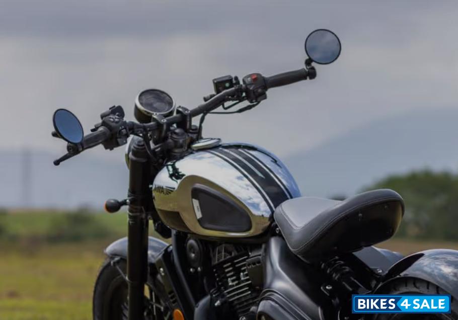 Black Mirror Jawa 42 Bobber Black Mirror Black Mirror Jawa 42 Bobber Black Mirror