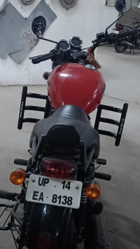 Red Royal Enfield Thunderbird 350