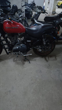 Red Royal Enfield Thunderbird 350