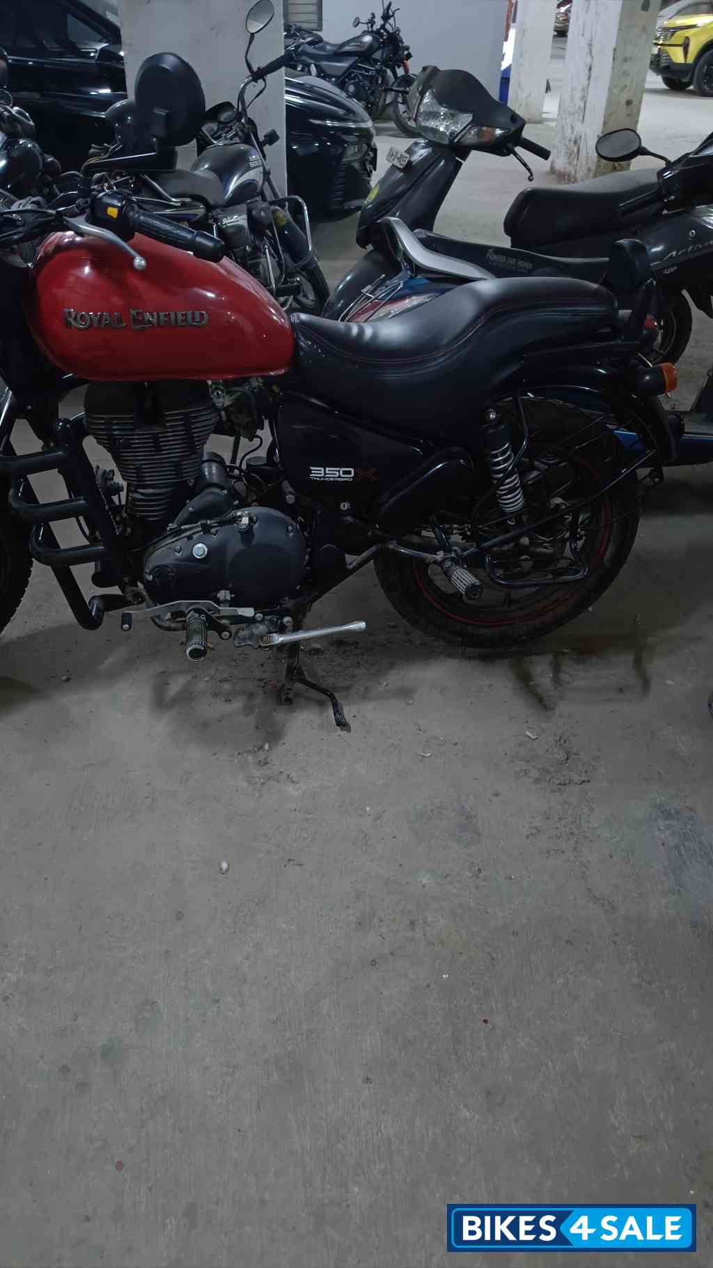 Red Royal Enfield Thunderbird 350