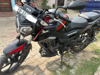 Black TVS Raider 125