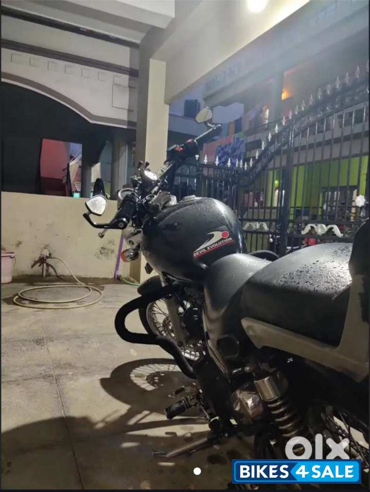 Black Royal Enfield Thunderbird 350