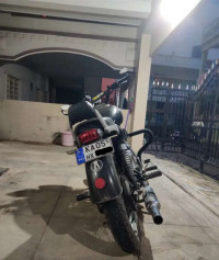 Black Royal Enfield Thunderbird 350