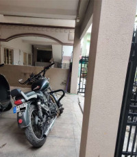 Black Royal Enfield Thunderbird 350