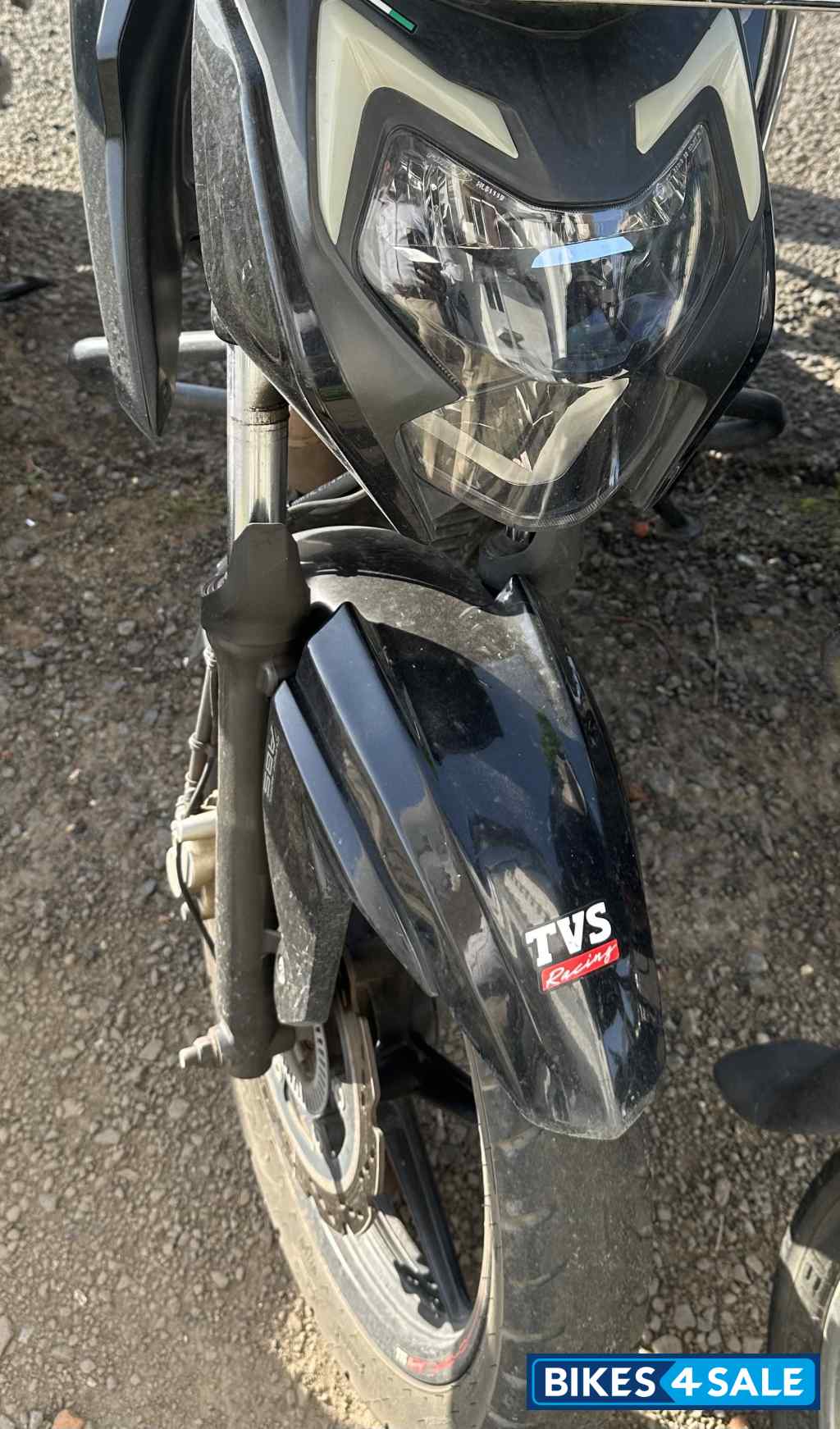 Black TVS Apache RTR 160 4V