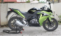 Green And Black Honda CBR 150R