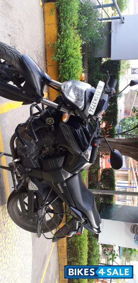 Black Yamaha FZ