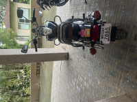 Black Bajaj Avenger Cruise 220