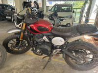 Red Triumph Scrambler 400 X