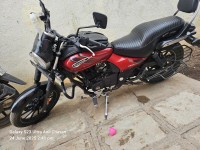 Red Bajaj Avenger Street 160 BS6