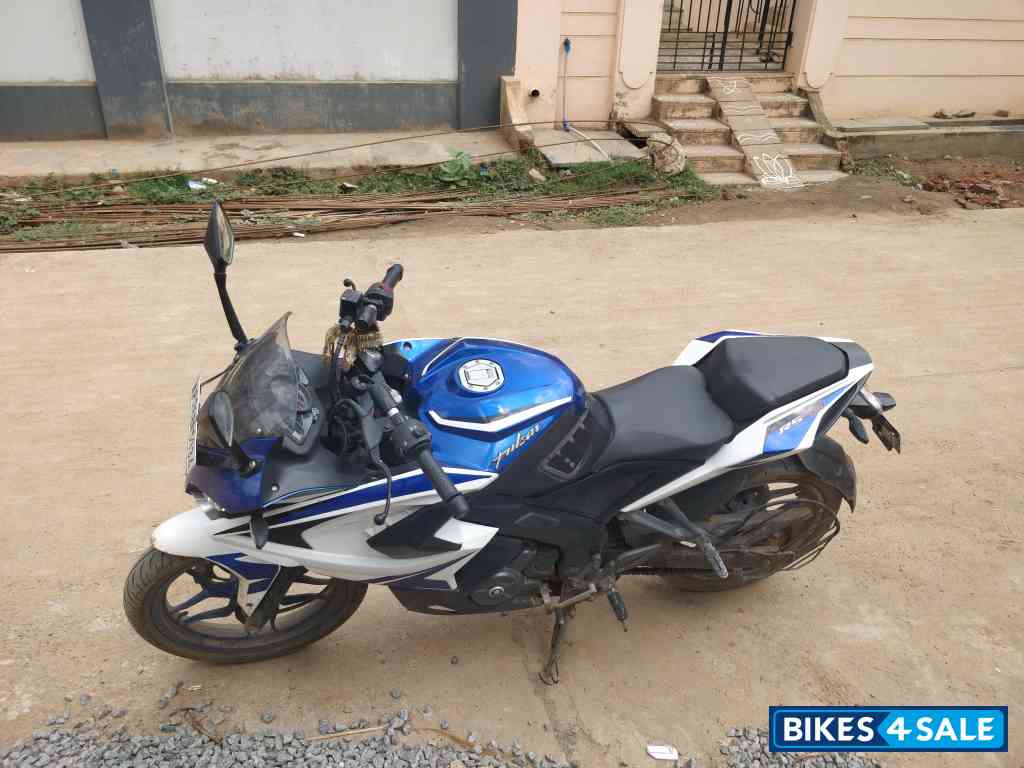 Bajaj Pulsar RS 200