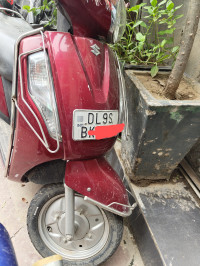 Red Suzuki Access 125