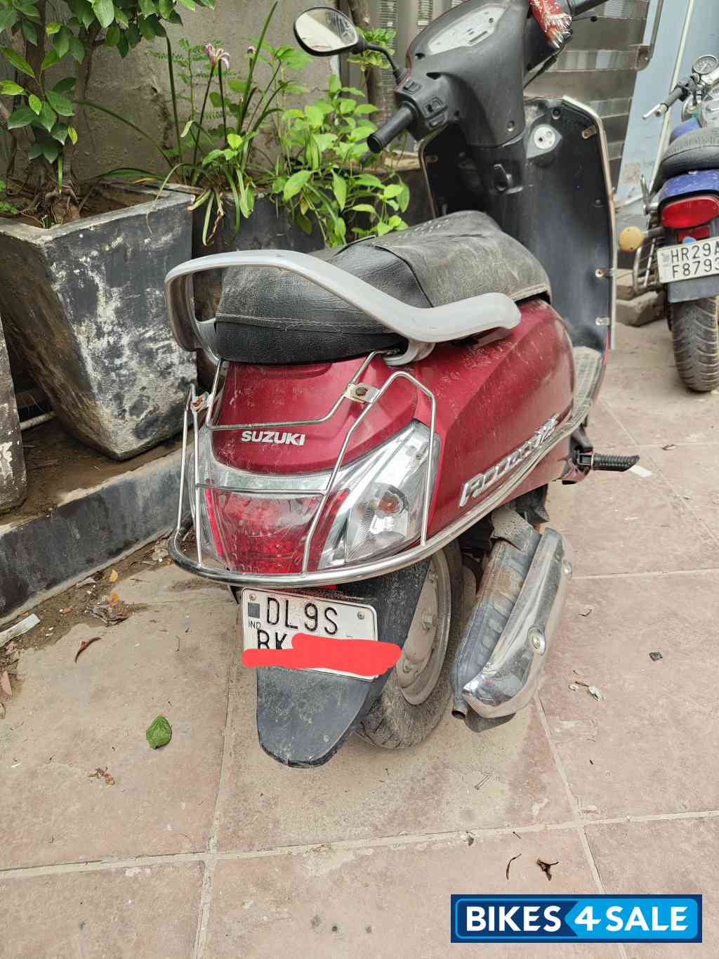 Red Suzuki Access 125