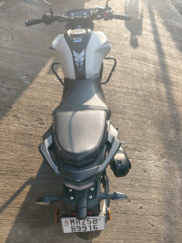 White Yamaha FZ-S FI Ver 4.0 DLX