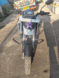 White Yamaha FZ-S FI Ver 4.0 DLX