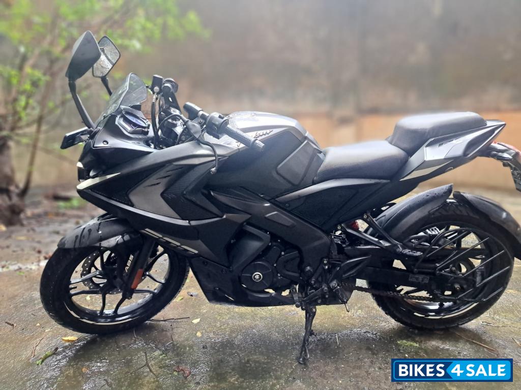 Bajaj Pulsar RS 200