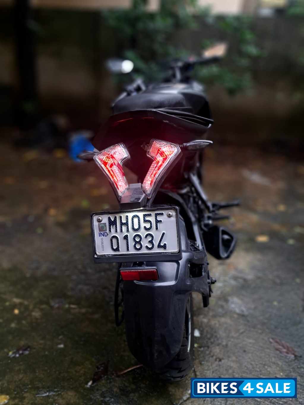 Bajaj Pulsar RS 200