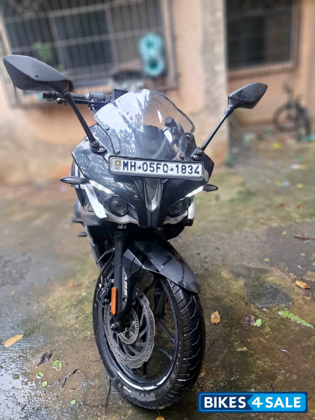 Bajaj Pulsar RS 200