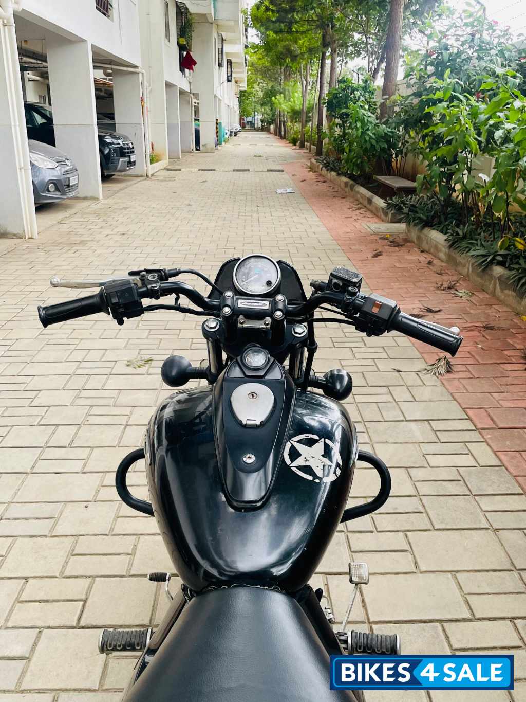 Bajaj Avenger Street 180