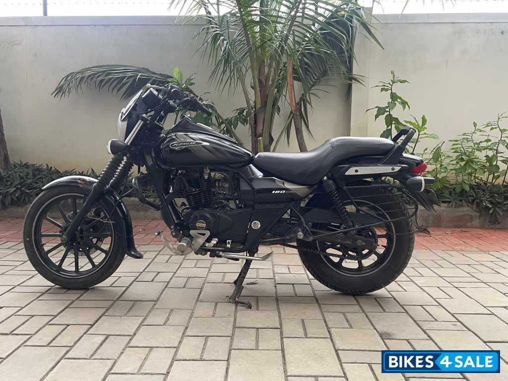 Bajaj Avenger Street 180