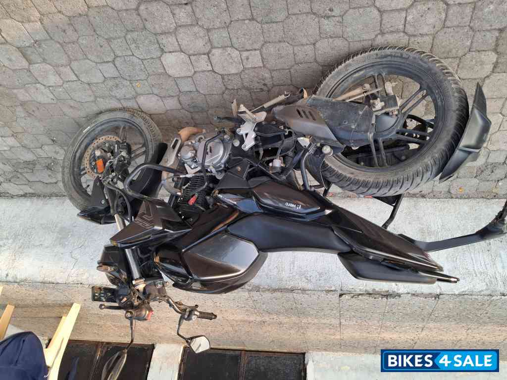 Black Hero Xtreme 125R