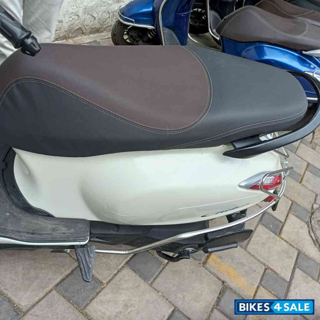 Moon White Bajaj Chetak 3502 Standard
