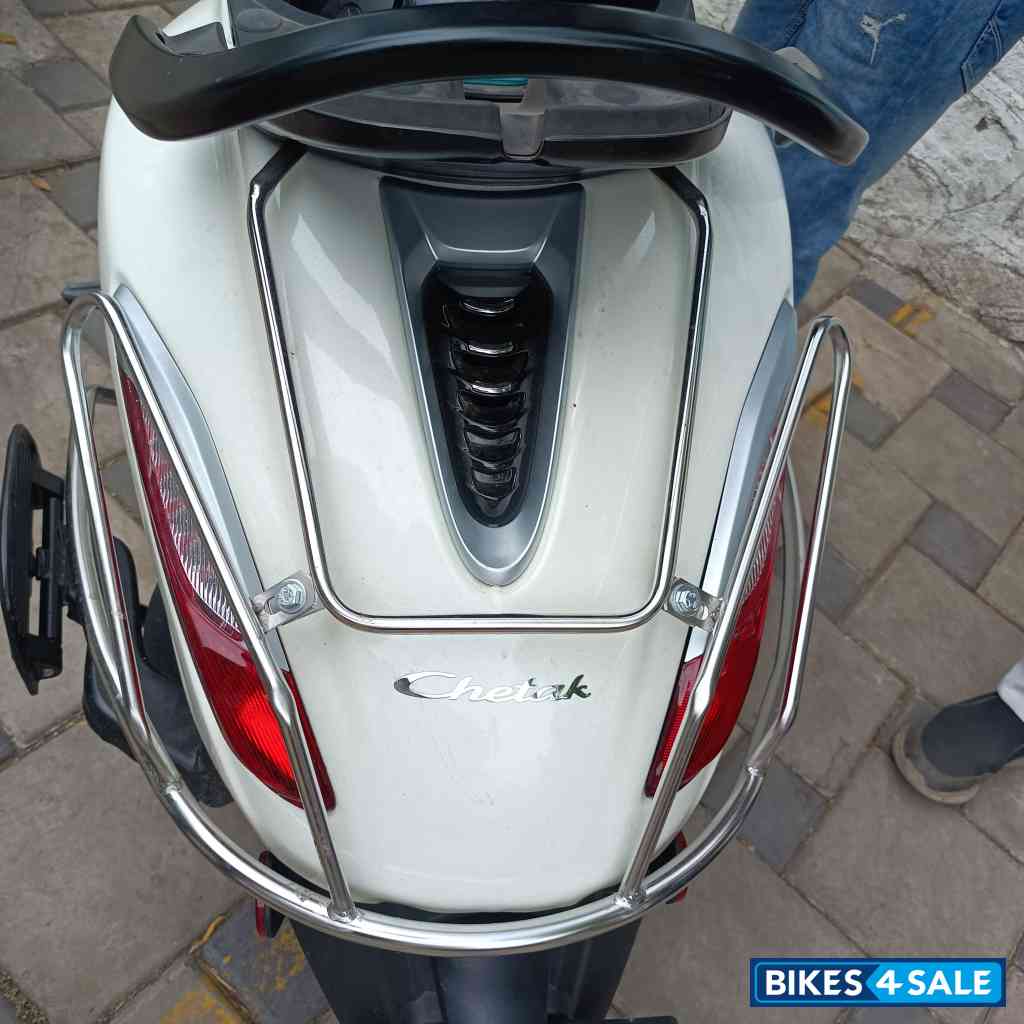 Moon White Bajaj Chetak 3502 Standard