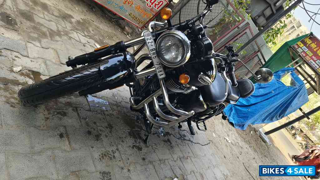 Black Royal Enfield Meteor 350 Stellar
