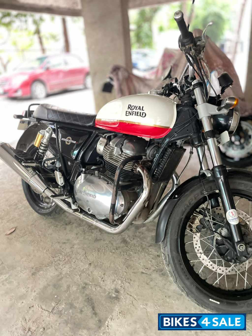 White Royal Enfield Interceptor 650 Twin
