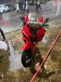 Yamaha R15 V4