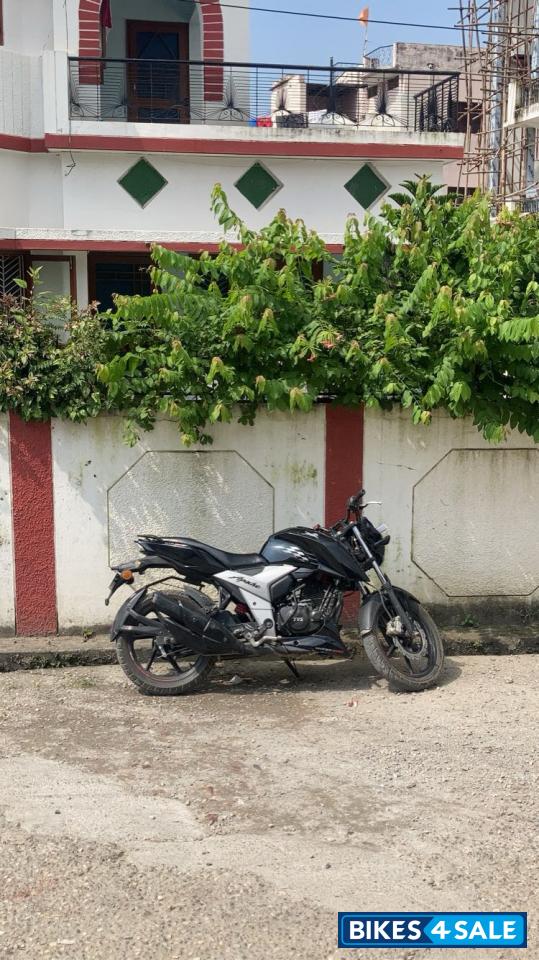 TVS Apache RTR 160 4V