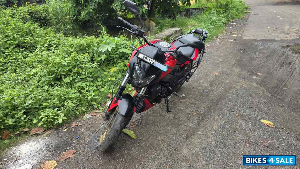 Red Bajaj Dominar 400