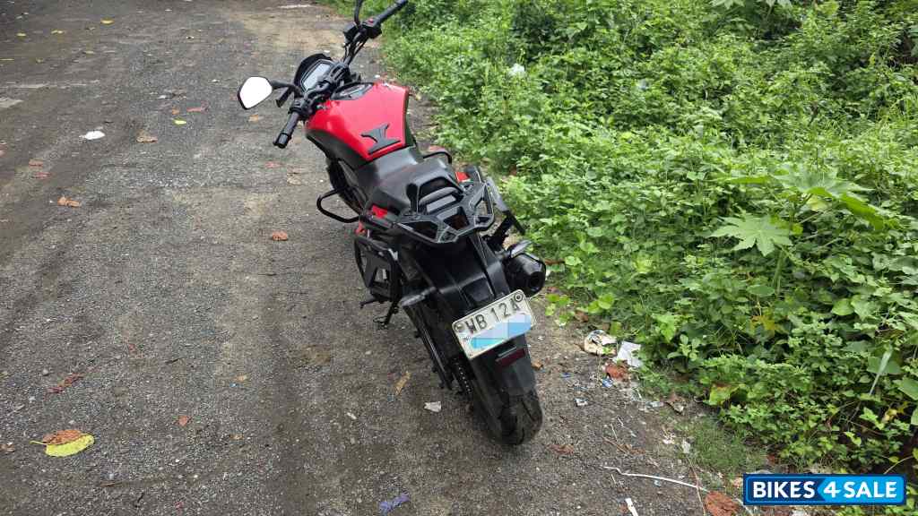 Red Bajaj Dominar 400