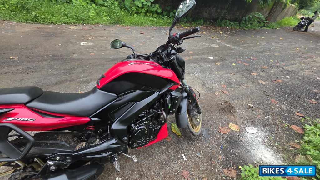 Red Bajaj Dominar 400