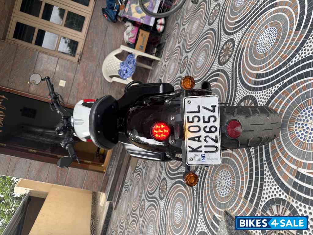 Jawa 42 Bobber Dual Channel ABS