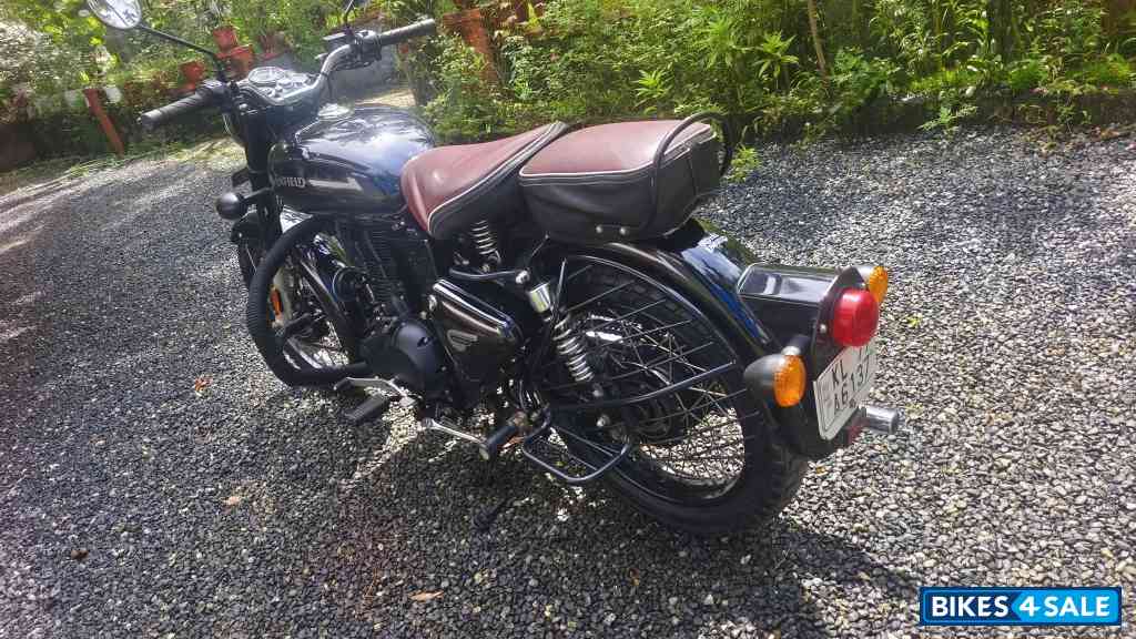 Pure Black Royal Enfield Classic 350
