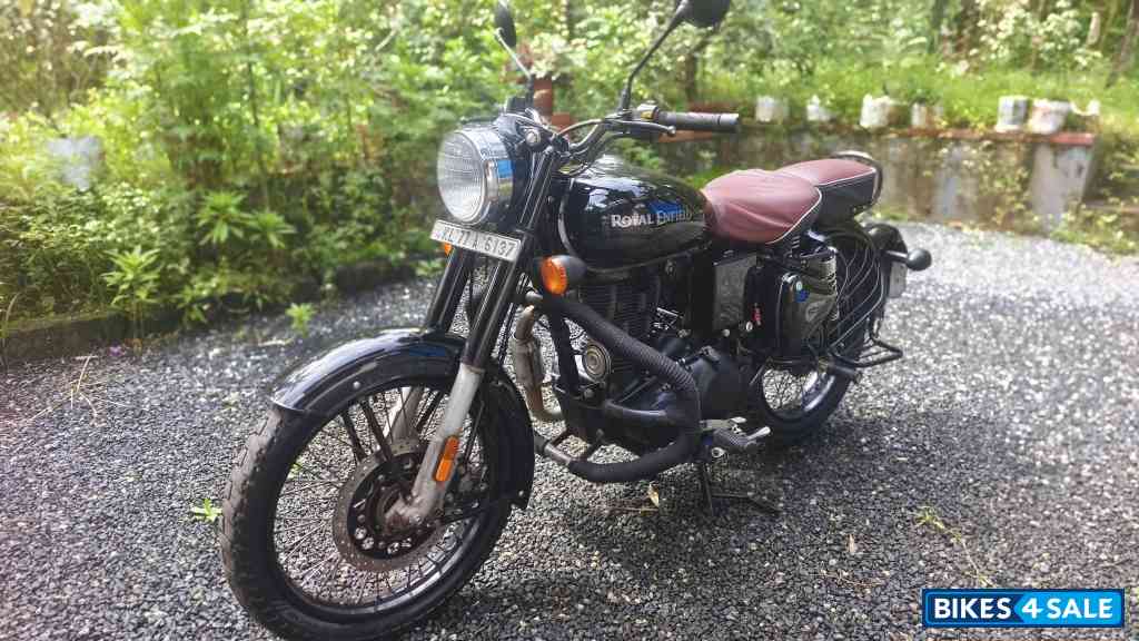 Pure Black Royal Enfield Classic 350