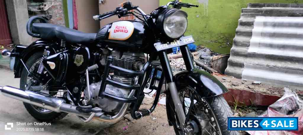 Black Royal Enfield Classic 350
