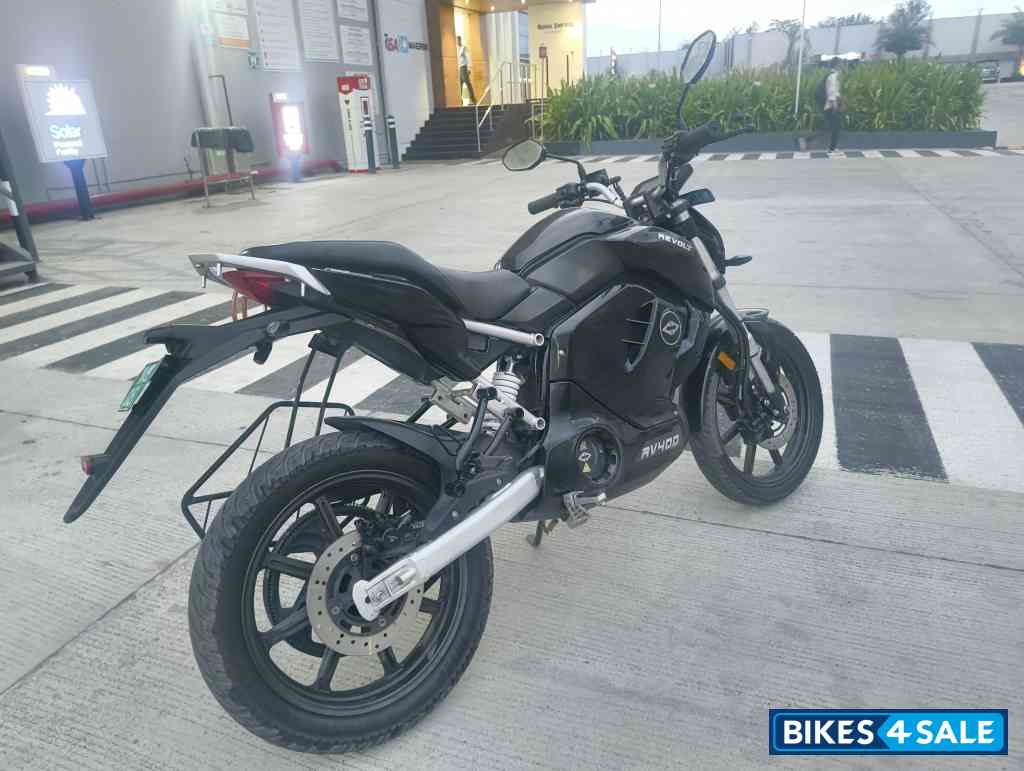 Cosmic Balck Revolt RV 400