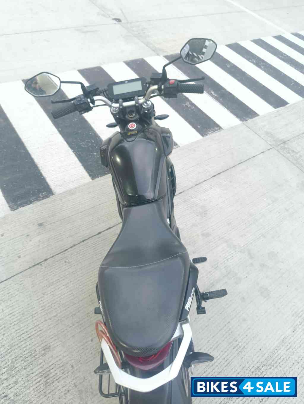 Cosmic Balck Revolt RV 400