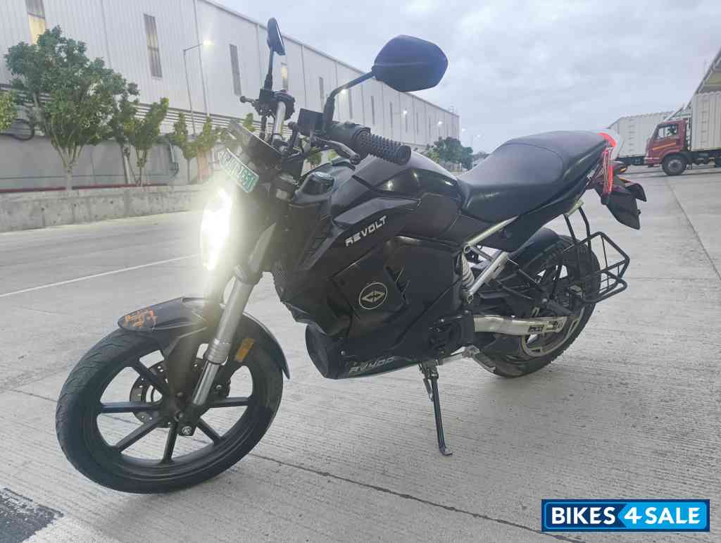 Cosmic Balck Revolt RV 400