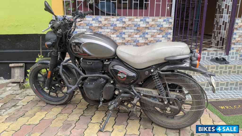 Royal Enfield Hunter 350 Metro
